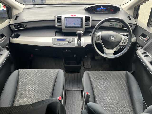 ホンダ フリード ハイブリット ジャストセレクション 神奈川県 2014(平26)年 6.4万km プレミアムスパークルブラックパール 【(株)IDOMが運営する【じしゃロン相模原店】の自社ローン対象車両になります。こちらは現金ご利用時の価格です。自社ローンご希望の方は別途その旨お申付け下さい。】/純正ナビ/CD/DVD/Bluetooth/TV/バックカメラ/両側パワースライドドア/オートライト/キセノンライト/純正フロアマット/クルーズコントロール/電動格納ミラー/ステアリングスイッチ/ETC/スマートキー