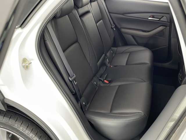 マツダ ＣＸ－３０ XD Lパッケージ 宮崎県 2020(令2)年 2.8万km スノーフレイクホワイトパールマイカ 禁煙車/衝突被害軽減ブレーキ/純正8.8型ディスプレイオーディオナビTV/（CD/DVD/Bluetooth/FMAM/フルセグTV)/純正バックカメラ/純正ETC/純正LEDオートライト/純正LEDフォグ/純正16インチアルミ/純正フロアマット/全方位モニター/茶本革シート/アダプティブクルーズコントロール/レーンディパーチャーアラート/ブラインドスポットモニター/クリアランスソナー/ヘッドアップディスプレイ/パワーバックドア/前席パワーシート/シートヒーター/ステアリングヒーター/本革巻ハンドル/パドルシフト/スマートキー/プッシュエンジンスタート/スペアキー/取扱い説明書/ナビ取扱い説明書