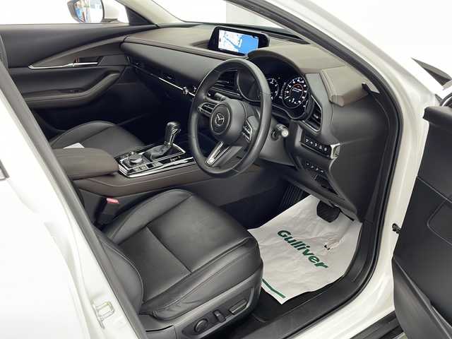 マツダ ＣＸ－３０ XD Lパッケージ 宮崎県 2020(令2)年 2.8万km スノーフレイクホワイトパールマイカ 禁煙車/衝突被害軽減ブレーキ/純正8.8型ディスプレイオーディオナビTV/（CD/DVD/Bluetooth/FMAM/フルセグTV)/純正バックカメラ/純正ETC/純正LEDオートライト/純正LEDフォグ/純正16インチアルミ/純正フロアマット/全方位モニター/茶本革シート/アダプティブクルーズコントロール/レーンディパーチャーアラート/ブラインドスポットモニター/クリアランスソナー/ヘッドアップディスプレイ/パワーバックドア/前席パワーシート/シートヒーター/ステアリングヒーター/本革巻ハンドル/パドルシフト/スマートキー/プッシュエンジンスタート/スペアキー/取扱い説明書/ナビ取扱い説明書