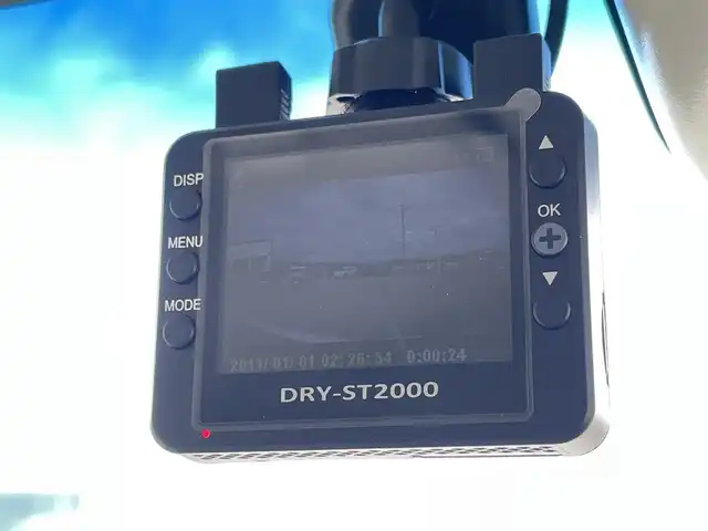 ホンダ Ｎ ＢＯＸ G L ホンダセンシング 佐賀県 2019(平31)年 6.1万km プラチナホワイトパール ワンオーナー/社外SDナビゲーション/・フルセグTV/CD/DVD/SD/Bluetooth/バックカメラ/前方ドライブレコーダー/ビルトインETC/両側パワースライドドア/後席サンシェード/ISOFIX対応/ステアリングリモコン/純正LEDヘッドライト/・オートマチックハイビーム/純正LEDフォグランプ/純正フロアマット/純正ドアバイザ―/新車保証書/取扱説明書/スペアキー１本/ホンダセンシング/・アダプティブクルーズコントロール/・衝突被害軽減ブレーキ/・先行車発進お知らせ機能/・路外逸脱抑制機能/・標識認識機能
