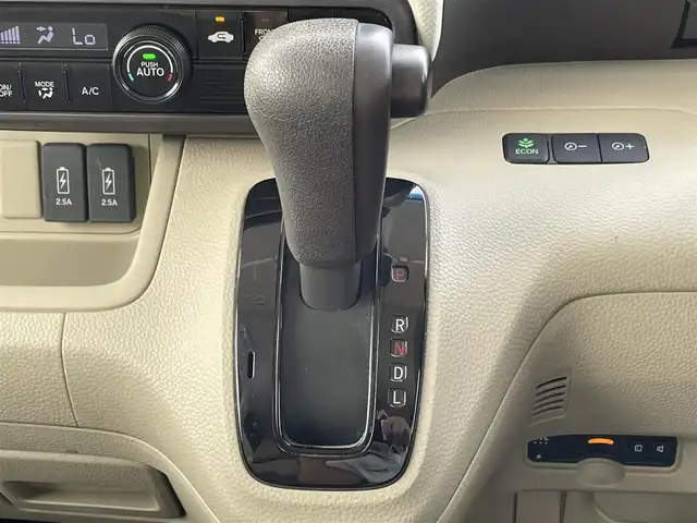 ホンダ Ｎ ＢＯＸ G L ホンダセンシング 佐賀県 2019(平31)年 6.1万km プラチナホワイトパール ワンオーナー/社外SDナビゲーション/・フルセグTV/CD/DVD/SD/Bluetooth/バックカメラ/前方ドライブレコーダー/ビルトインETC/両側パワースライドドア/後席サンシェード/ISOFIX対応/ステアリングリモコン/純正LEDヘッドライト/・オートマチックハイビーム/純正LEDフォグランプ/純正フロアマット/純正ドアバイザ―/新車保証書/取扱説明書/スペアキー１本/ホンダセンシング/・アダプティブクルーズコントロール/・衝突被害軽減ブレーキ/・先行車発進お知らせ機能/・路外逸脱抑制機能/・標識認識機能