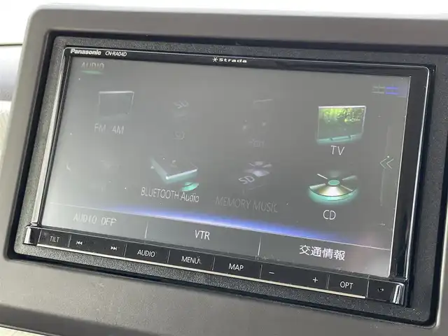 ホンダ Ｎ ＢＯＸ G L ホンダセンシング 佐賀県 2019(平31)年 6.1万km プラチナホワイトパール ワンオーナー/社外SDナビゲーション/・フルセグTV/CD/DVD/SD/Bluetooth/バックカメラ/前方ドライブレコーダー/ビルトインETC/両側パワースライドドア/後席サンシェード/ISOFIX対応/ステアリングリモコン/純正LEDヘッドライト/・オートマチックハイビーム/純正LEDフォグランプ/純正フロアマット/純正ドアバイザ―/新車保証書/取扱説明書/スペアキー１本/ホンダセンシング/・アダプティブクルーズコントロール/・衝突被害軽減ブレーキ/・先行車発進お知らせ機能/・路外逸脱抑制機能/・標識認識機能