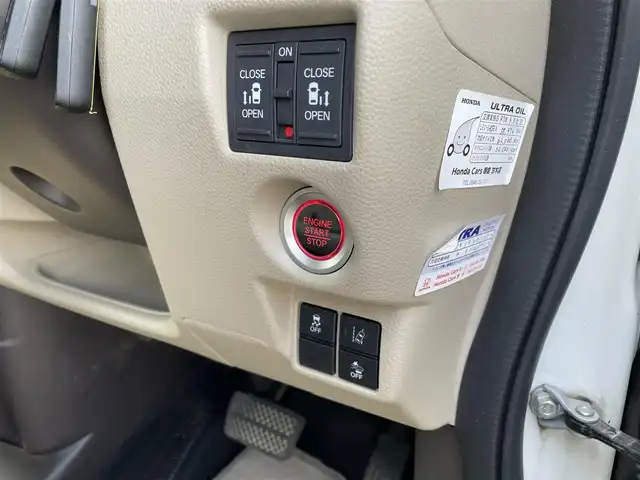 ホンダ Ｎ ＢＯＸ G L ホンダセンシング 佐賀県 2019(平31)年 6.1万km プラチナホワイトパール ワンオーナー/社外SDナビゲーション/・フルセグTV/CD/DVD/SD/Bluetooth/バックカメラ/前方ドライブレコーダー/ビルトインETC/両側パワースライドドア/後席サンシェード/ISOFIX対応/ステアリングリモコン/純正LEDヘッドライト/・オートマチックハイビーム/純正LEDフォグランプ/純正フロアマット/純正ドアバイザ―/新車保証書/取扱説明書/スペアキー１本/ホンダセンシング/・アダプティブクルーズコントロール/・衝突被害軽減ブレーキ/・先行車発進お知らせ機能/・路外逸脱抑制機能/・標識認識機能