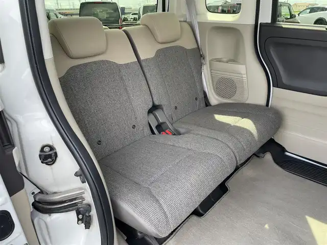ホンダ Ｎ ＢＯＸ G L ホンダセンシング 佐賀県 2019(平31)年 6.1万km プラチナホワイトパール ワンオーナー/社外SDナビゲーション/・フルセグTV/CD/DVD/SD/Bluetooth/バックカメラ/前方ドライブレコーダー/ビルトインETC/両側パワースライドドア/後席サンシェード/ISOFIX対応/ステアリングリモコン/純正LEDヘッドライト/・オートマチックハイビーム/純正LEDフォグランプ/純正フロアマット/純正ドアバイザ―/新車保証書/取扱説明書/スペアキー１本/ホンダセンシング/・アダプティブクルーズコントロール/・衝突被害軽減ブレーキ/・先行車発進お知らせ機能/・路外逸脱抑制機能/・標識認識機能