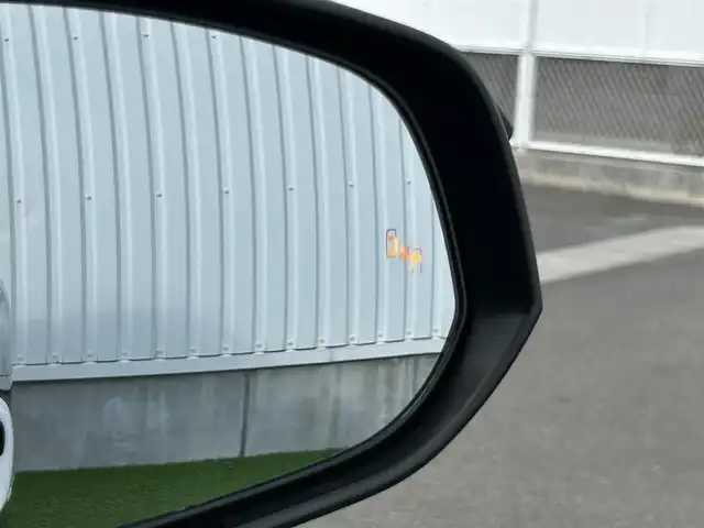 トヨタ ハリアー G 香川県 2021(令3)年 4万km ブラック パノラミックビューモニター/ブラインドスポットモニター/12.3インチディスプレイオーディオ（コネクティッドナビ対応）/【AM/FM/Bluetooth/フルセグTV】/トヨタセーフティセンス/→プリクラッシュセーフティ（衝突被害軽減ブレーキ）/→レーンディパーチャーアラート（車線逸脱警報）/→レーントレーシングアシスト（車線中央維持支援）/→アダプティブクルーズコントロール/→オートマチックハイビーム/クリアランスソナー（前後）/電動リアゲート/ドライブスタートコントロール/安心降車アシスト（SEA）/パーキングサポートブレーキ/デジタルインナーミラー/ハーフレザーシート/パワーシート/ビルトインETC/ステアリングリモコン/LEDオートライト/LEDフォグランプ/オートハイビーム/純正16インチアルミホイール/純正USBポート/100Vコンセント/スマートキー