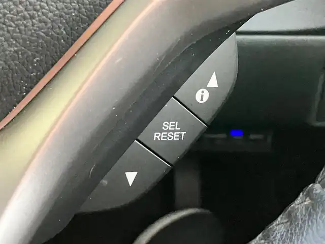 ホンダ シャトル ハイブリッド Z 静岡県 2015(平27)年 4.2万km ホワイトオーキッドパール 純正ナビ(CD/DVD/BT/フルセグ)/バックカメラ/ドライブレコーダー前後・全方位/ETC/エンジンスタートボタン/パワーステアリング/パワーウィンドウ/アイドリングストップ/パドルシフト/寒冷地仕様/保証書/取扱説明書/スマートキー/スペアキー１本/クルーズコントロール/純正フロアマット/ハーフレザーシート/D席N席シートヒーター/ルーフレール/純正アルミホイール/ABS/横滑り防止装置/オートライト/LEDヘッドライト/W+サイドエアバッグ/カーテンエアバッグ/衝突軽減システム/デジタルインナーミラー