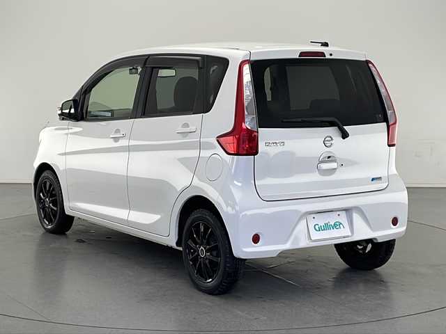 日産 デイズ X Vセレ +SeftyⅡ 長野県 2015(平27)年 5.4万km ホワイトパール 純正ナビ/（フルセグ、CD、DVD、BT）/アラウンドビューモニター/衝突軽減ブレーキ/純正ホイルキャップ付き夏タイヤ車載/ドアバイザー/フォグランプ/アイドリングストップ/電格ミラー/ウィンカーミラー/純正フロアマット（D席欠品）