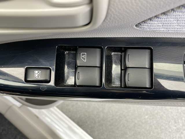 日産 デイズ X Vセレ +SeftyⅡ 長野県 2015(平27)年 5.4万km ホワイトパール 純正ナビ/（フルセグ、CD、DVD、BT）/アラウンドビューモニター/衝突軽減ブレーキ/純正ホイルキャップ付き夏タイヤ車載/ドアバイザー/フォグランプ/アイドリングストップ/電格ミラー/ウィンカーミラー/純正フロアマット（D席欠品）