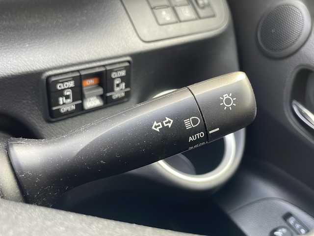 トヨタ シエンタ ファンベースG セーフティEDⅡ 兵庫県 2022(令4)年 3.3万km ブラックマイカ ワンオーナー/保証書・取説・有/社外メモリーナビ・フルセグ・BT・CD・DVD・FM・AM/バックカメラ/ETC/車線逸脱防止支援システム/衝突被害軽減ブレーキ/クリアランスソナー/パーキングアシストブレーキ/先行車発進通知/シートヒーター/ハンドルヒーター/前方ドライブレコーダー/オートハイビーム/両側パワースライドドア/アイドリングストップ/プッシュスタート/スマートキー×2/純正フロアマット