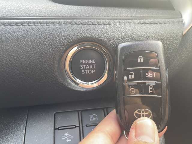 トヨタ シエンタ ファンベースG セーフティEDⅡ 兵庫県 2022(令4)年 3.3万km ブラックマイカ ワンオーナー/保証書・取説・有/社外メモリーナビ・フルセグ・BT・CD・DVD・FM・AM/バックカメラ/ETC/車線逸脱防止支援システム/衝突被害軽減ブレーキ/クリアランスソナー/パーキングアシストブレーキ/先行車発進通知/シートヒーター/ハンドルヒーター/前方ドライブレコーダー/オートハイビーム/両側パワースライドドア/アイドリングストップ/プッシュスタート/スマートキー×2/純正フロアマット