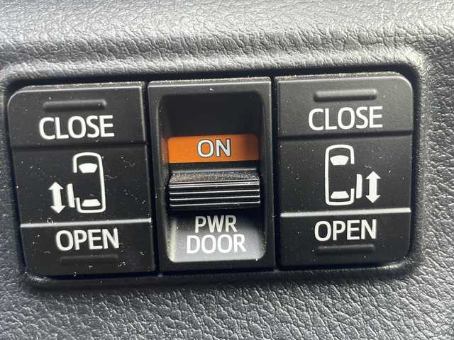 トヨタ シエンタ ファンベースG セーフティEDⅡ 兵庫県 2022(令4)年 3.3万km ブラックマイカ ワンオーナー/保証書・取説・有/社外メモリーナビ・フルセグ・BT・CD・DVD・FM・AM/バックカメラ/ETC/車線逸脱防止支援システム/衝突被害軽減ブレーキ/クリアランスソナー/パーキングアシストブレーキ/先行車発進通知/シートヒーター/ハンドルヒーター/前方ドライブレコーダー/オートハイビーム/両側パワースライドドア/アイドリングストップ/プッシュスタート/スマートキー×2/純正フロアマット