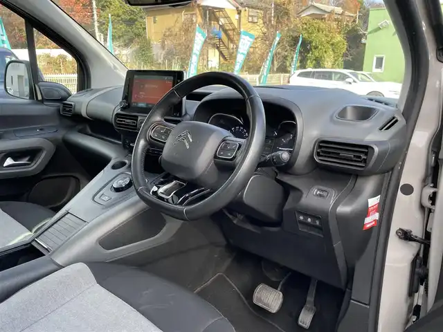 シトロエン シトロエン ベルランゴ シャイン 埼玉県 2021(令3)年 5.2万km サーブル ワンオーナー車/ディーゼルターボ/ガラスルーフ/純正ディスプレイオーディオ/カープレイ/360度カメラ/ETC/前後ドラレコ/アクティブクルーズコントロール/衝突軽減ブレーキ/クリアランスソナー/純正１６インチアルミ/プッシュスタート/スマートキー/保証書付整備手帳/取扱説明書