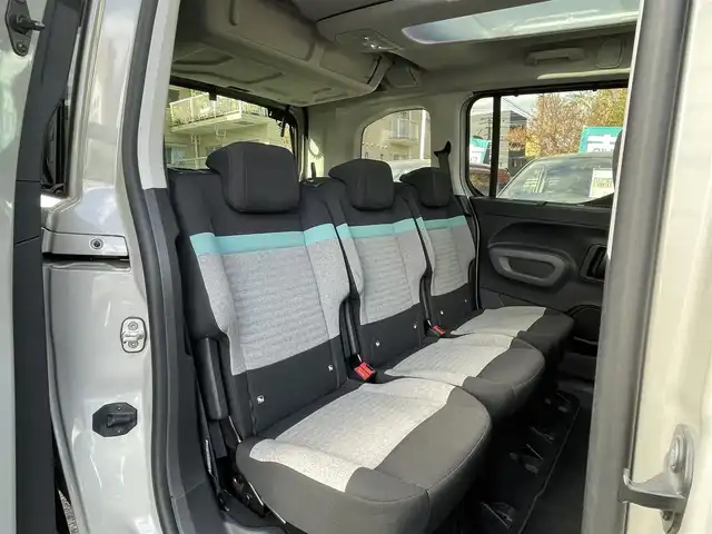 シトロエン シトロエン ベルランゴ シャイン 埼玉県 2021(令3)年 5.2万km サーブル ワンオーナー車/ディーゼルターボ/ガラスルーフ/純正ディスプレイオーディオ/カープレイ/360度カメラ/ETC/前後ドラレコ/アクティブクルーズコントロール/衝突軽減ブレーキ/クリアランスソナー/純正１６インチアルミ/プッシュスタート/スマートキー/保証書付整備手帳/取扱説明書