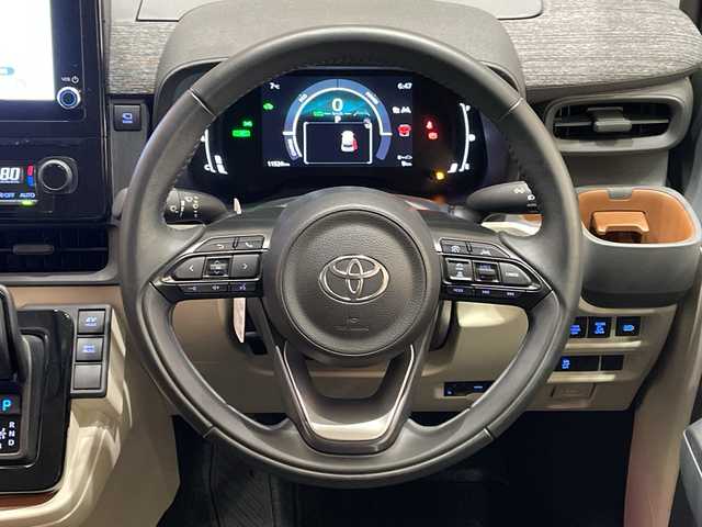 トヨタ シエンタ ハイブリッド Z 埼玉県 2023(令5)年 1.2万km ブラック トヨタセーフティーセンス/純正メモリーナビ/　　BT/フルセグ/バック、全方位カメラ/両側パワースライドドア/レーダークルーズコントロール/LEDオートライト/前席シートヒーター/ハンドルヒーター/純正ビルトインETC2.0