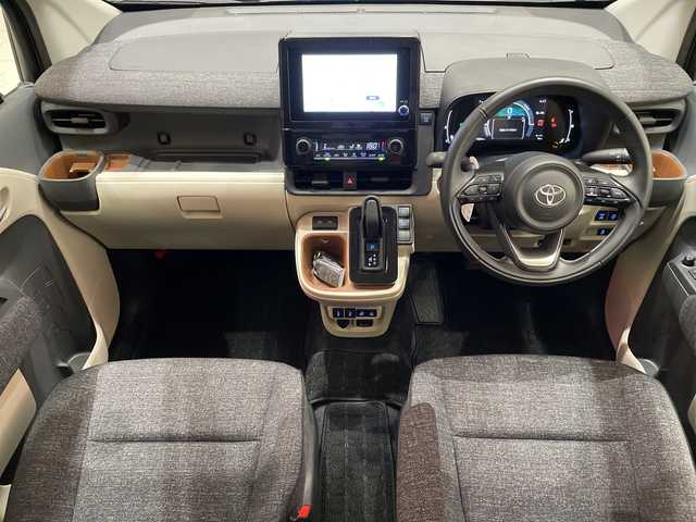 トヨタ シエンタ ハイブリッド Z 埼玉県 2023(令5)年 1.2万km ブラック トヨタセーフティーセンス/純正メモリーナビ/　　BT/フルセグ/バック、全方位カメラ/両側パワースライドドア/レーダークルーズコントロール/LEDオートライト/前席シートヒーター/ハンドルヒーター/純正ビルトインETC2.0