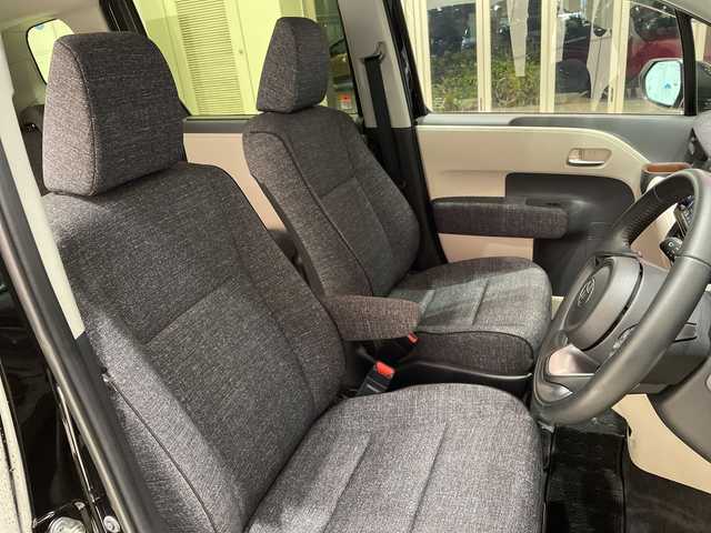 トヨタ シエンタ ハイブリッド Z 埼玉県 2023(令5)年 1.2万km ブラック トヨタセーフティーセンス/純正メモリーナビ/　　BT/フルセグ/バック、全方位カメラ/両側パワースライドドア/レーダークルーズコントロール/LEDオートライト/前席シートヒーター/ハンドルヒーター/純正ビルトインETC2.0