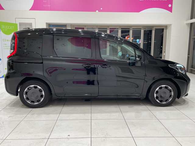 トヨタ シエンタ ハイブリッド Z 埼玉県 2023(令5)年 1.2万km ブラック トヨタセーフティーセンス/純正メモリーナビ/　　BT/フルセグ/バック、全方位カメラ/両側パワースライドドア/レーダークルーズコントロール/LEDオートライト/前席シートヒーター/ハンドルヒーター/純正ビルトインETC2.0