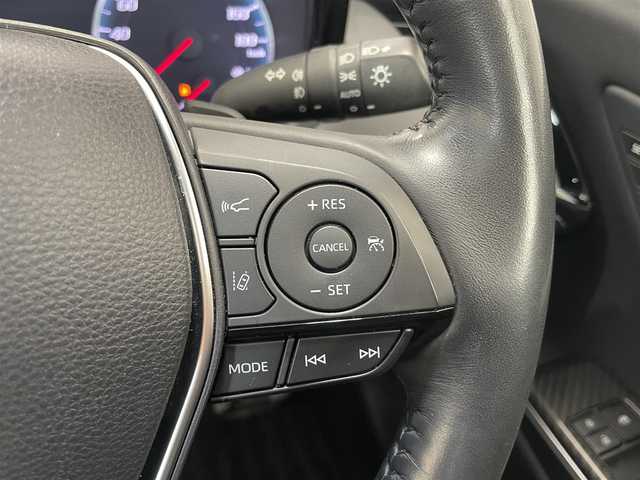 トヨタ クラウン ハイブリッド RS アドバンス 岡山県 2019(令1)年 4.7万km ホワイトパールクリスタルシャイン サンルーフ（OP）/セーフティパッケージ＋（OP）/・パーキングサポートブレーキ（後方歩行者）/・パノラミックビューモニター＆インテリジェントパーキングアシスト/・ブラインドスポットモニター/・リヤクロストラフィックオートブレーキ（後方接近車両）/・リヤクロストラフィックアラート/・カラーヘッドアップディスプレイ/・ドアミラー追加機能（リバース連動機能＆足元照明）/レザーシートパッケージ/・本革シート/・前席シートベンチレーション/・合成皮革巻きオーナメント表皮/・前席シートヒーター/・ステアリングヒーター/・肩口パワーシート/LEDシーケンシャルターンランプ/純正SDナビ/（フルセグTV/CD/DVD/Bluetooth/AUX）/純正18インチAW/純正フロアマット/純正ETC2.0ユニット/前後ドライブレコーダー