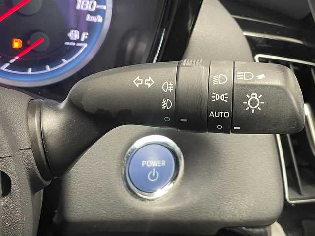 トヨタ クラウン ハイブリッド RS アドバンス 岡山県 2019(令1)年 4.7万km ホワイトパールクリスタルシャイン サンルーフ（OP）/セーフティパッケージ＋（OP）/・パーキングサポートブレーキ（後方歩行者）/・パノラミックビューモニター＆インテリジェントパーキングアシスト/・ブラインドスポットモニター/・リヤクロストラフィックオートブレーキ（後方接近車両）/・リヤクロストラフィックアラート/・カラーヘッドアップディスプレイ/・ドアミラー追加機能（リバース連動機能＆足元照明）/レザーシートパッケージ/・本革シート/・前席シートベンチレーション/・合成皮革巻きオーナメント表皮/・前席シートヒーター/・ステアリングヒーター/・肩口パワーシート/LEDシーケンシャルターンランプ/純正SDナビ/（フルセグTV/CD/DVD/Bluetooth/AUX）/純正18インチAW/純正フロアマット/純正ETC2.0ユニット/前後ドライブレコーダー