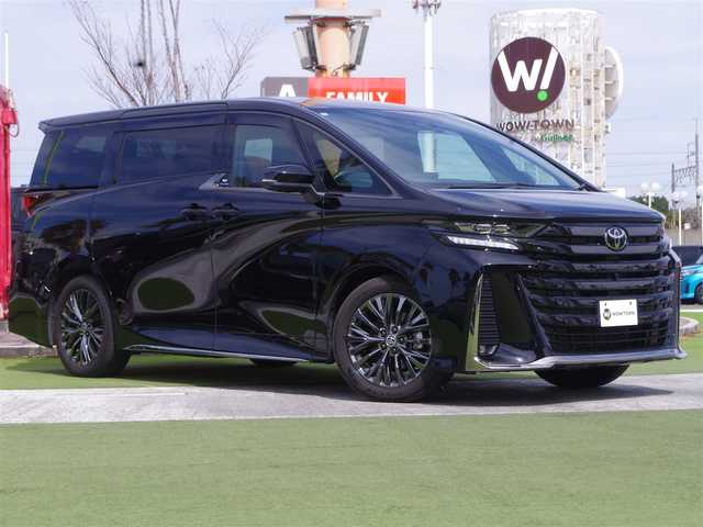 トヨタ ヴェルファイア ハイブリット Z プレミア 千葉県 2024(令6)年 3.1万km ブラック Toyota Safety Sense/・プリクラッシュセーフティ/・レーンディパーチャーアラート/・オートハイビーム/・レーダークルーズコントロール/・プロアクティブドライビングアシスト/トヨタチームメイト/ムーンルーフ/置くだけ充電/ユニバーサルステップ/両側パワースライドドア/パワーバックドア/レザーシート/前席パワーシート/エアシート/シートヒーター/後席オットマン/純正コネクティッドナビ/地デジTV/【Bluetooth接続　Apple CarPlay対応】/パノラミックビューモニター/デジタルミラー/ドライブレコーダー（drv-mr480）/ETC（2.0）/3眼LEDヘッドライト/ウインカーミラー/ステアリングスイッチ/コンビハンドル/パドルシフト/クリアランスソナー/純正19インチアルミホイル/サイド/カーテンエアバッグ/スマートキー