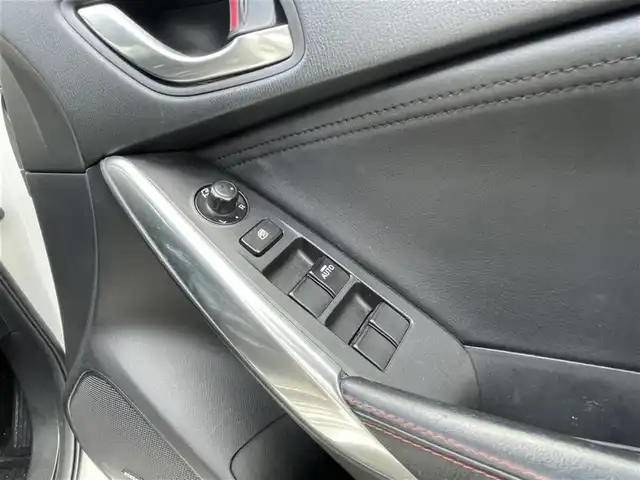 マツダ アテンザ ワゴン 25S Lパッケージ 埼玉県 2013(平25)年 11.3万km スノーフレイクホワイトパールマイカ (株)IDOMが運営する【じしゃロン鳩ヶ谷店】の自社ローン専用車両になりますこちらは現金またはオートローンご利用時の価格です。自社ローンご希望の方は別途その旨お申付け下さい/スマートシティブレーキサポート/レーダークルーズコントロール/レーンキープアシスト/純正メモリーナビ/フルセグＴＶ/バックカメラ/ＥＴＣ/前後ドライブレコーダー/黒革シート/電動シート/シートヒーター/ＨＩＤヘッドライト