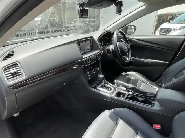 マツダ アテンザ ワゴン 25S Lパッケージ 埼玉県 2013(平25)年 11.3万km スノーフレイクホワイトパールマイカ (株)IDOMが運営する【じしゃロン鳩ヶ谷店】の自社ローン専用車両になりますこちらは現金またはオートローンご利用時の価格です。自社ローンご希望の方は別途その旨お申付け下さい/スマートシティブレーキサポート/レーダークルーズコントロール/レーンキープアシスト/純正メモリーナビ/フルセグＴＶ/バックカメラ/ＥＴＣ/前後ドライブレコーダー/黒革シート/電動シート/シートヒーター/ＨＩＤヘッドライト