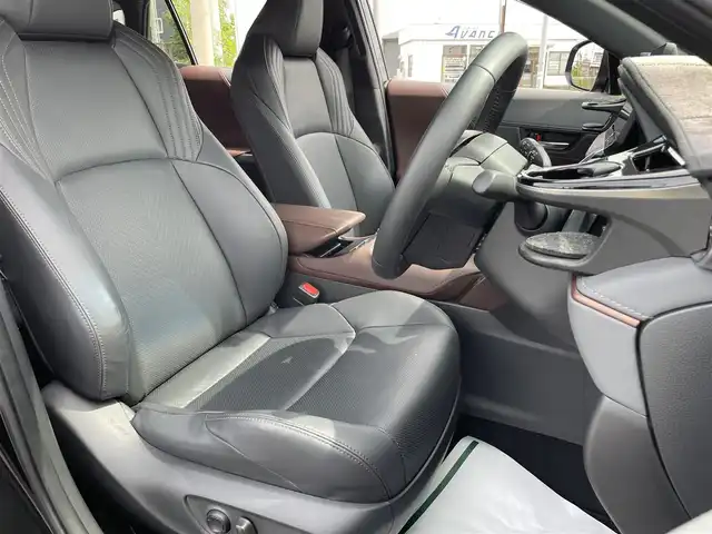 トヨタ ハリアー ハイブリッド Z レザーパッケージ 茨城県 2023(令5)年 1.6万km プレシャスブラックパール 純正ナビ/【AM・FM・TV・BT・Apps・USB・Miracast】/パワーシート/シートメモリ/シートヒーター/エアシート/ステアリングヒーター/BSM/HUD/電動リアゲート/レーダークルコン/ETC2.0/全方位カメラ/電動パーキングブレーキ/ブレーキホールド/MTモード付AT/横滑り防止/レーンキープアシスト/衝突被害軽減システム/オートライト/オートハイビーム