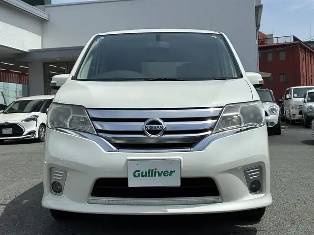 日産 セレナ ハイウェイスター Sハイブリッド 熊本県 2013(平25)年 8.9万km ブリリアントホワイトパール 純正SDナビ(MC313D-W)/【フルセグTV/SD/CD/DVD/Bluetooth】/バックカメラ/ALPINEフリップダウンモニター/片側パワースライドドア/クルーズコントロール/社外17インチアルミホイール/Clazzio革調シートカバー/オートライト/ETC/横滑り防止装置/盗難防止装置/純正フロアマット/プッシュスタート/スマートキー/スペアキー/三列シート/ウォークスルー/取扱説明書/保証書