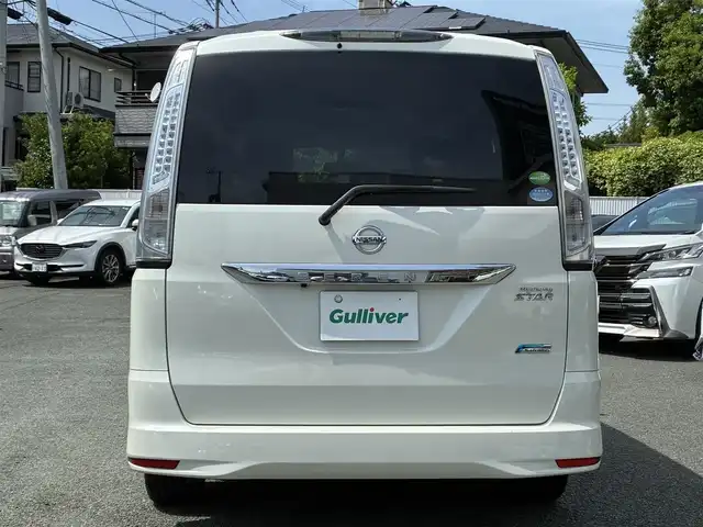 日産 セレナ ハイウェイスター Sハイブリッド 熊本県 2013(平25)年 8.9万km ブリリアントホワイトパール 純正SDナビ(MC313D-W)/【フルセグTV/SD/CD/DVD/Bluetooth】/バックカメラ/ALPINEフリップダウンモニター/片側パワースライドドア/クルーズコントロール/社外17インチアルミホイール/Clazzio革調シートカバー/オートライト/ETC/横滑り防止装置/盗難防止装置/純正フロアマット/プッシュスタート/スマートキー/スペアキー/三列シート/ウォークスルー/取扱説明書/保証書