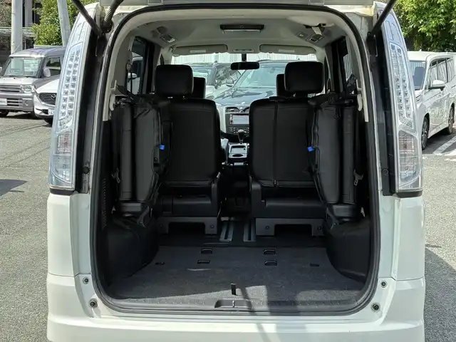 日産 セレナ ハイウェイスター Sハイブリッド 熊本県 2013(平25)年 8.9万km ブリリアントホワイトパール 純正SDナビ(MC313D-W)/【フルセグTV/SD/CD/DVD/Bluetooth】/バックカメラ/ALPINEフリップダウンモニター/片側パワースライドドア/クルーズコントロール/社外17インチアルミホイール/Clazzio革調シートカバー/オートライト/ETC/横滑り防止装置/盗難防止装置/純正フロアマット/プッシュスタート/スマートキー/スペアキー/三列シート/ウォークスルー/取扱説明書/保証書
