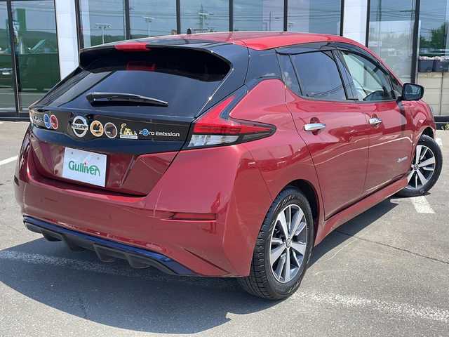 日産 リーフ X 道東・釧路十勝 2019(平31)年 13.3万km ラディアントレッド セグメント（MAX）/・純正SDナビ/　（Applecarplay　Androidauto　BT　AM　FM　CD　USB　AUX）/・エマージェンシーブレーキ/・アラウンドビューモニター/・デジタルインナーミラー/・ふらつき警報/・駐車支援/・標識検知/・全席シートヒーター/・ステアリングヒーター/・オートライト/・前後コーナーセンサー/・電格ミラー/・ドアバイザー