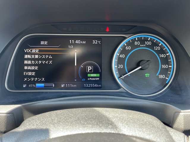 日産 リーフ X 道東・釧路十勝 2019(平31)年 13.3万km ラディアントレッド セグメント（MAX）/・純正SDナビ/　（Applecarplay　Androidauto　BT　AM　FM　CD　USB　AUX）/・エマージェンシーブレーキ/・アラウンドビューモニター/・デジタルインナーミラー/・ふらつき警報/・駐車支援/・標識検知/・全席シートヒーター/・ステアリングヒーター/・オートライト/・前後コーナーセンサー/・電格ミラー/・ドアバイザー