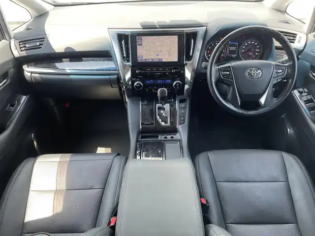 トヨタ アルファード S Cパッケージ 福岡県 2021(令3)年 4.2万km ホワイトパールクリスタルシャイン モデリスタエアロ(F.S.R)/ツインムーンルーフ/純正フリップダウンモニター/純正ＤＡナビ/CD/DVD/BT/バックカメラ/黒革シート/ＰＣＳ/LTA/ＢＳＭ/レーダークルーズコントロール/ビルトインETC/両側パワースライドドア/パワーバックドア/デジタルインナーミラー/シートメモリー/前席パワーシート/前席シートヒーター/ベンチレーション/オットマン/三眼LED/オートハイビーム/AC100V/電動パーキング/ブレーキホールド/スマートキー/プッシュスタート