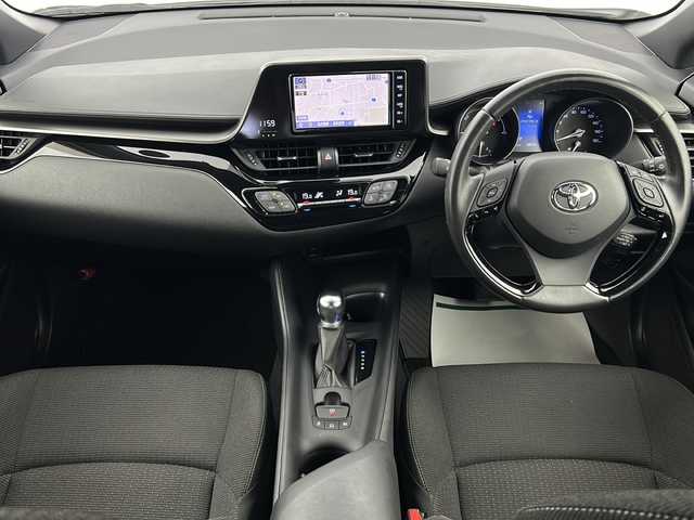 トヨタ Ｃ－ＨＲ S LEDパッケージ 宮城県 2019(平31)年 6.9万km ブラック/ホワイトパールクリスタルシャイン 2トーン ツートンカラー/Toyota Safety Sense P	/・プリクラッシュセーフティ	/・レーンディパーチャーアラート	/・オートマチックハイビーム	/・レーダークルーズコントロール	/純正ナビ/・BT.USB.HDMI.SD.CD.DVD/フルセグTV/バックカメラ/純正ドライブレコーダー/ビルトインETC/LEDヘッドライト/プッシュスタート/スマートキー×2/アイドリングストップ/横滑り防止装置/ステアリングスイッチ/社外17inAW/純正フロアマット/トノカバー