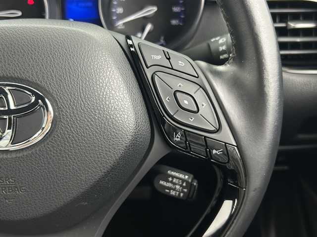 トヨタ Ｃ－ＨＲ S LEDパッケージ 宮城県 2019(平31)年 6.9万km ブラック/ホワイトパールクリスタルシャイン 2トーン ツートンカラー/Toyota Safety Sense P	/・プリクラッシュセーフティ	/・レーンディパーチャーアラート	/・オートマチックハイビーム	/・レーダークルーズコントロール	/純正ナビ/・BT.USB.HDMI.SD.CD.DVD/フルセグTV/バックカメラ/純正ドライブレコーダー/ビルトインETC/LEDヘッドライト/プッシュスタート/スマートキー×2/アイドリングストップ/横滑り防止装置/ステアリングスイッチ/社外17inAW/純正フロアマット/トノカバー