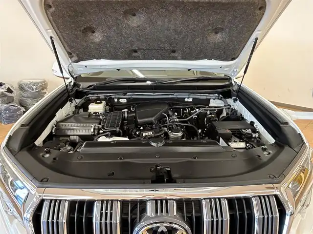 トヨタ ランドクルーザー プラド TX 群馬県 2023(令5)年 2.4万km ホワイトパールクリスタルシャイン トヨタセーフティセンス/・プリクラッシュセーフティ/・レーンディパーチャーアラート/・クリアランスソナー/・ロードサインアシスト/・レーダークルーズコントロール/・先行車発進告知/サンルーフ/純正SDナビ/・フルセグTV/・Bluetooth/・DVD/CD/SD/HDMI/・FM/AM/社外後席モニター/バックカメラ/ビルトインETC/革巻きステアリング/ステアリングスイッチ/スマートキー/プッシュスタート/LEDヘッドライト/フォグランプ/オートライト/オートマチックハイビーム/ヘッドライトウォッシャー/純正17インチAW/フロアマット/電動格納ウィンカーミラー/横滑り防止機能