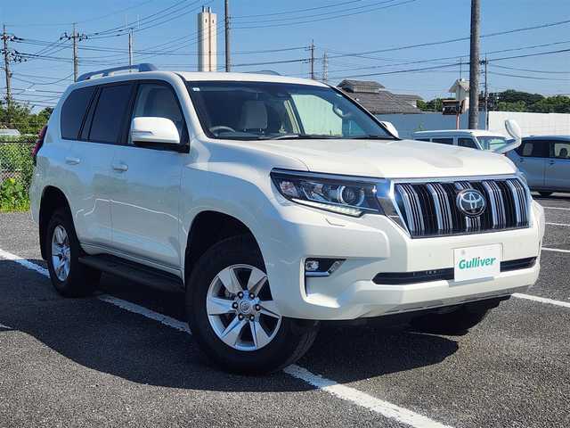 トヨタ ランドクルーザー プラド TX 群馬県 2023(令5)年 2.3万km パール 〇純正ナビ/〇フルセグTV/〇バックカメラ/〇後席用モニター/〇ムーンルーフ/〇ビルトインETC/〇パワーバッグドア/〇セーフティセンス/〇クリアランスソナー/〇LEDヘッドランプ/〇オートライト/〇フォグランプ/〇ルーフレール/〇7人乗り/〇純正17インチアルミ/〇革巻きステアリング/〇左右独立オートエアコン/〇スマートエントリー/〇禁煙車