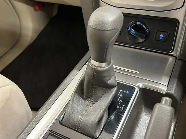 トヨタ ランドクルーザー プラド TX 群馬県 2023(令5)年 2.4万km ホワイトパールクリスタルシャイン トヨタセーフティセンス/・プリクラッシュセーフティ/・レーンディパーチャーアラート/・クリアランスソナー/・ロードサインアシスト/・レーダークルーズコントロール/・先行車発進告知/サンルーフ/純正SDナビ/・フルセグTV/・Bluetooth/・DVD/CD/SD/HDMI/・FM/AM/社外後席モニター/バックカメラ/ビルトインETC/革巻きステアリング/ステアリングスイッチ/スマートキー/プッシュスタート/LEDヘッドライト/フォグランプ/オートライト/オートマチックハイビーム/ヘッドライトウォッシャー/純正17インチAW/フロアマット/電動格納ウィンカーミラー/横滑り防止機能