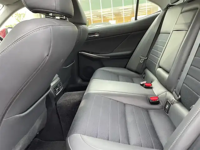 レクサス ＩＳ 300h 石川県 2015(平27)年 7.6万km レッドマイカクリスタルシャイン ワンオーナー/純正メモリーナビ/純正CD/DVD/フルセグTV/バックカメラ/LEDヘッドライト/ETC/ハーフレザーシート/シートヒーター/クルーズコントロール/スマートキー/プッシュスタート/電動ミラー/純正アルミホイール/保証書
