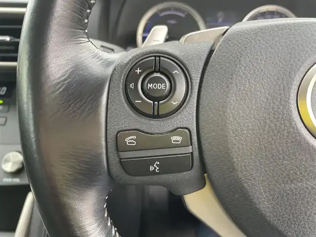 レクサス ＩＳ 300h 石川県 2015(平27)年 7.6万km レッドマイカクリスタルシャイン ワンオーナー/純正メモリーナビ/純正CD/DVD/フルセグTV/バックカメラ/LEDヘッドライト/ETC/ハーフレザーシート/シートヒーター/クルーズコントロール/スマートキー/プッシュスタート/電動ミラー/純正アルミホイール/保証書