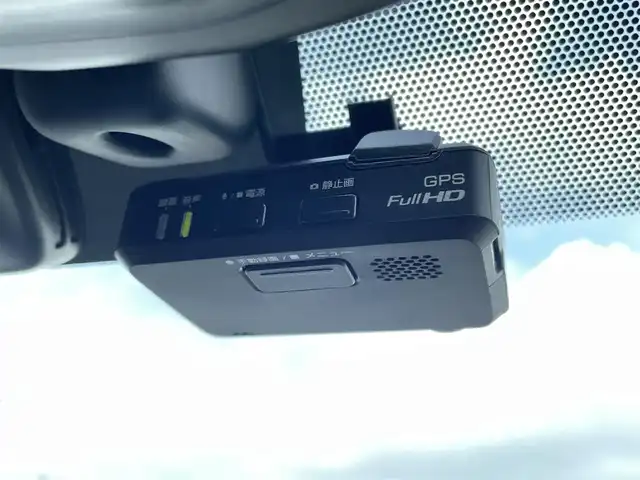 日産 ノート e－パワー X 千葉県 2018(平30)年 2.4万km シャイニングブルー 純正メモリナビ/(フルセグTV BT CD DVD FM AM）/全周囲カメラ/衝突被害軽減システム/車線逸脱警報/横滑り防止装置/ETC/ドライブレコーダー/アイドリングストップ/LEDヘッドライト/オートライト/ウィンカーミラー/電動格納ミラー/シートリフター/プッシュスタート/スマートキー/フロアマット/ドアバイザー/スペアキー/取扱説明書
