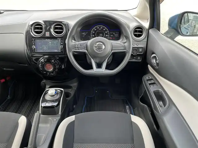 日産 ノート e－パワー X 千葉県 2018(平30)年 2.4万km シャイニングブルー 純正メモリナビ/(フルセグTV BT CD DVD FM AM）/全周囲カメラ/衝突被害軽減システム/車線逸脱警報/横滑り防止装置/ETC/ドライブレコーダー/アイドリングストップ/LEDヘッドライト/オートライト/ウィンカーミラー/電動格納ミラー/シートリフター/プッシュスタート/スマートキー/フロアマット/ドアバイザー/スペアキー/取扱説明書