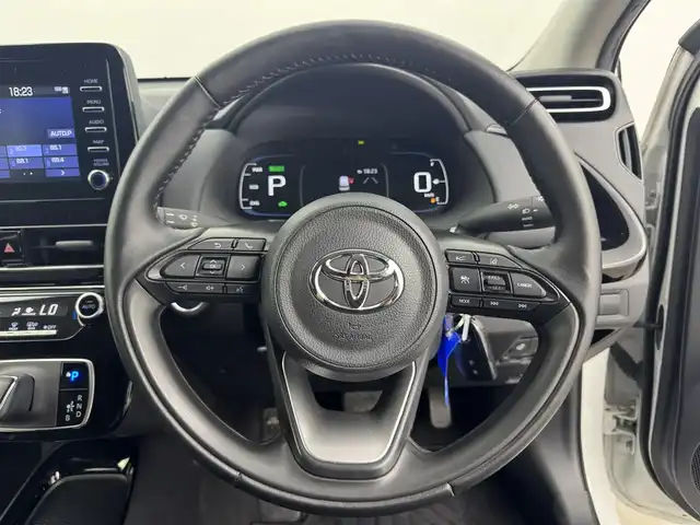 トヨタ アクア G 愛知県 2021(令3)年 6.7万km プラチナホワイトパールマイカ 純正7インチディスプレイオーディオ/　　・Bluetooth対応/USBポート/バックカメラ/ビルトインETC/本革巻ステアリングリモコン/ステアリングヒーター/ハーフレザーシート/パワーシート（D席）/シートヒーター（前席）/純正16インチアルミホイール/LEDヘッドライト/電動格納ウィンカーミラー/トヨタセーフティセンス/　　・プリクラッシュセーフティ/　　・レーンディバーチャーアラート/　　・レーントレーシングアシスト/　　・レーダークルーズコントロール/　　・ロードサインアシスト/　　・オートマチックハイビーム/クリアランスソナー/スマートキー