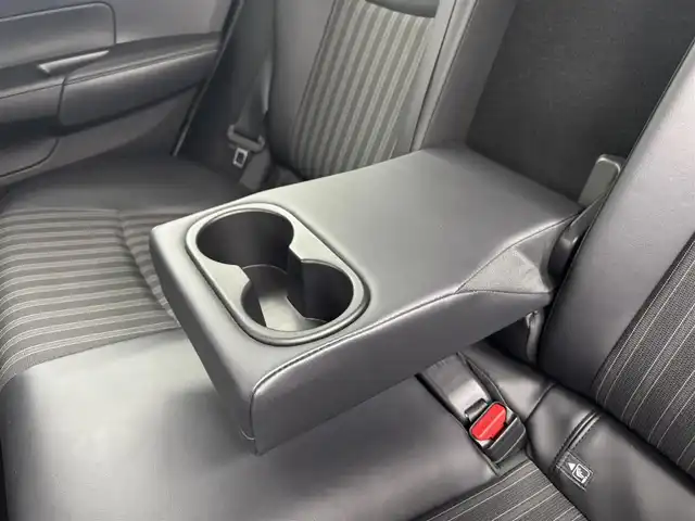 トヨタ アクア G 愛知県 2021(令3)年 6.7万km プラチナホワイトパールマイカ 純正7インチディスプレイオーディオ/　　・Bluetooth対応/USBポート/バックカメラ/ビルトインETC/本革巻ステアリングリモコン/ステアリングヒーター/ハーフレザーシート/パワーシート（D席）/シートヒーター（前席）/純正16インチアルミホイール/LEDヘッドライト/電動格納ウィンカーミラー/トヨタセーフティセンス/　　・プリクラッシュセーフティ/　　・レーンディバーチャーアラート/　　・レーントレーシングアシスト/　　・レーダークルーズコントロール/　　・ロードサインアシスト/　　・オートマチックハイビーム/クリアランスソナー/スマートキー