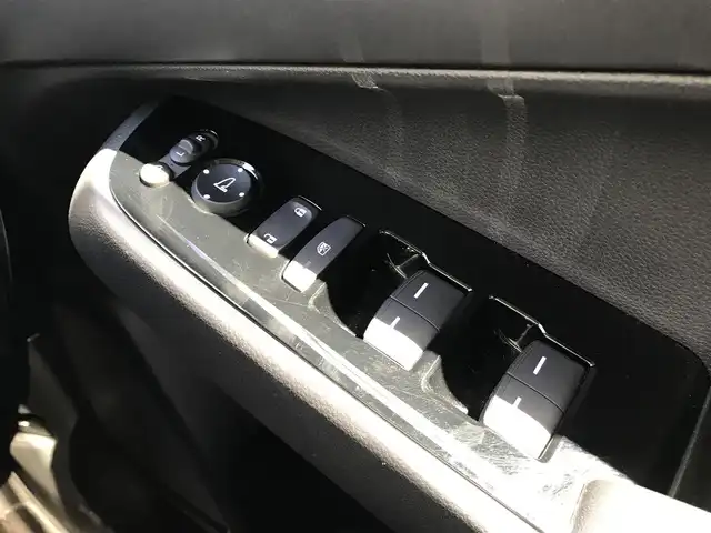 ホンダ ヴェゼル ハイブリッド e:HEV Z 富山県 2021(令3)年 5.6万km プラチナホワイトパール 純正ディスプレイオーディオ/Bluetooth/バックカメラ/ドライブレコーダー/衝突被害軽減ブレーキ/コーナーセンサー/レーンキープアシスト/レーダークルーズコントロール/ハーフレザーシート/電動リアゲート/シートヒーター/LEDヘッドライト/オートライト/プッシュスタート/スマートキー/ETC2.0