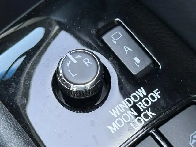 トヨタ アルファード S Aパッケージ タイプブラック 千葉県 2017(平29)年 3.8万km ホワイトパールクリスタルシャイン 社外10インチメモリナビ（CD/DVD/Bluetooth）/フルセグTV/クルーズコントロール/両側パワースライドドア/ETC/ツインムーンルーフ/バックカメラ/ハーフレザーシート/コーナーセンサー/LEDヘッドライト/フォグランプ/オートライト/純正アルミホイール/純正フロアマット