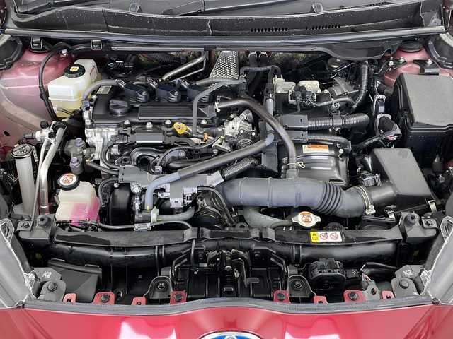 トヨタ ヤリス ハイブリッド Z 栃木県 2020(令2)年 3.1万km センシュアルレッドマイカ Toyota Safety Sense/・プリクラッシュセーフティ/・レーントレーシングアシスト/・レーダークルーズコントロール/・オートマチックハイビーム/純正ディスプレイオーディオ/USB/Bluetooth/Miracast/バックカメラ/三眼LEDヘッドライト/ビルトインETC/アイドリングストップ/横滑り防止装置/プッシュスタート/スマートキー/社外15インチAW