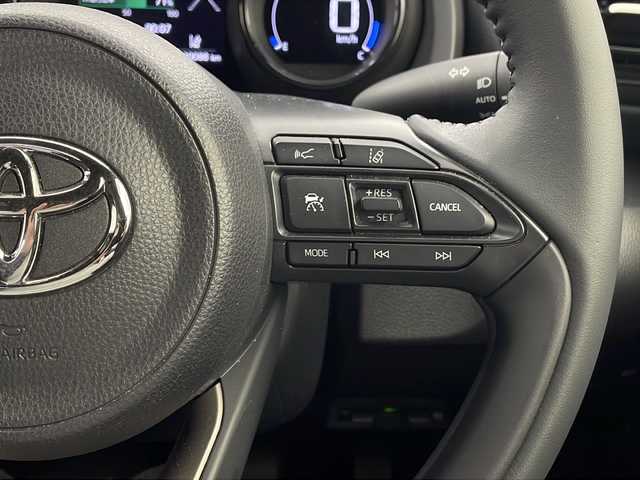 トヨタ ヤリス ハイブリッド Z 栃木県 2020(令2)年 3.1万km センシュアルレッドマイカ Toyota Safety Sense/・プリクラッシュセーフティ/・レーントレーシングアシスト/・レーダークルーズコントロール/・オートマチックハイビーム/純正ディスプレイオーディオ/USB/Bluetooth/Miracast/バックカメラ/三眼LEDヘッドライト/ビルトインETC/アイドリングストップ/横滑り防止装置/プッシュスタート/スマートキー/社外15インチAW