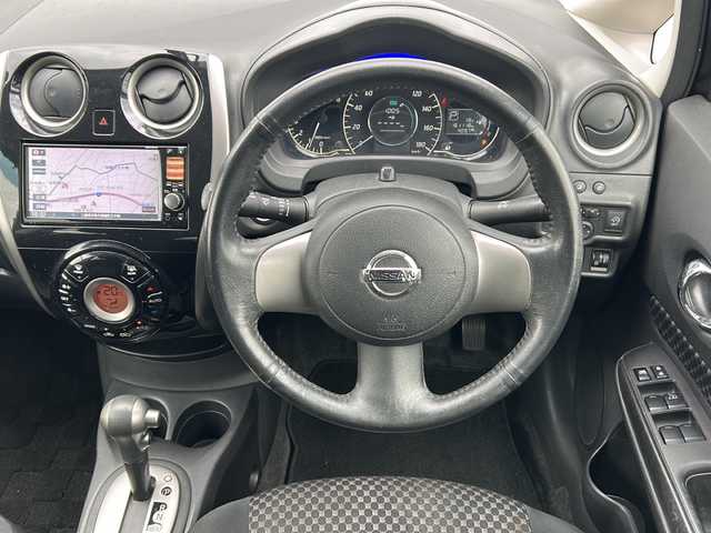 日産 ノート ライダー 三重県 2013(平25)年 16.2万km スーパーブラック 純正ナビ /バックカメラ /ETC /スペアキー /純正フロアマット /アイドリングストップ /革巻きステアリング/電動格納ミラー