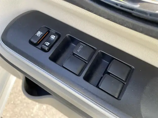 トヨタ アクア G 石川県 2014(平26)年 7.1万km パール 純正メモリーナビ/純正CD/DVD/フルセグTV/バックカメラ/ETC/スマートキー/プッシュスタート/電動ミラー/モデリスタエアロ/モデリスタマフラー/社外アルミホイール/ステアリングスイッチ/保証書